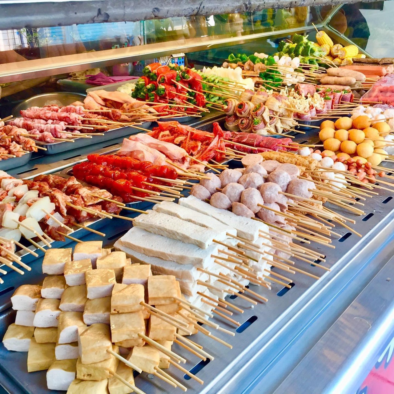 林燒烤精選食材展示台